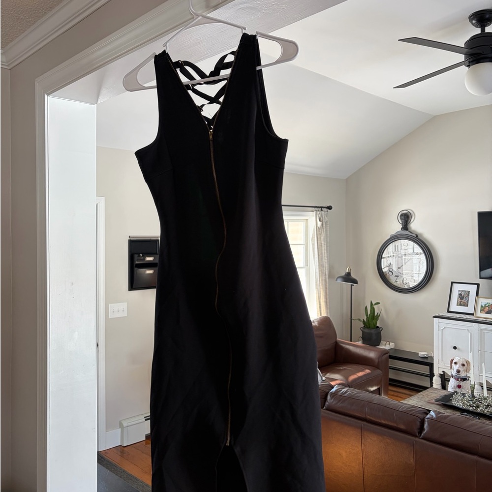 Almost Famous Black Dress with Zipper size L great preowned condition